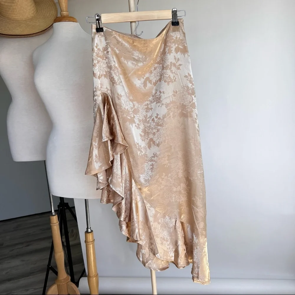 SOLD ❌ CREAM HIGH SLIT RUFFLED SKIRT NWOT - Picture 4 of 4